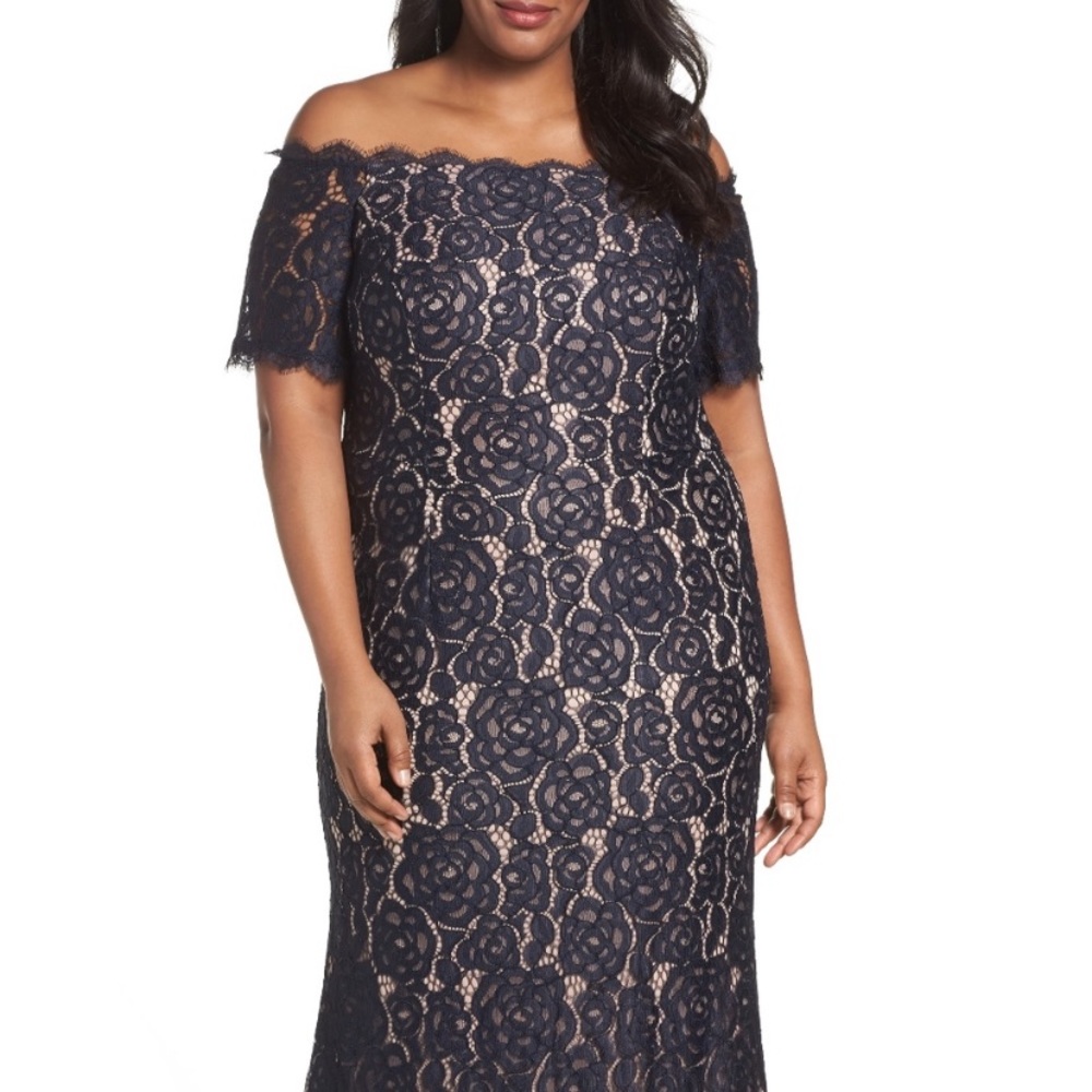 Adrianna-Papell off shoulder lace long Gown - Picture 4 of 11